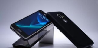 Celular Samsung Galaxy Z Flip5 vs Moto E13: Qual a Diferença? Celular Samsung Galaxy Z Flip5 vs Moto E13: Qual a Diferença?